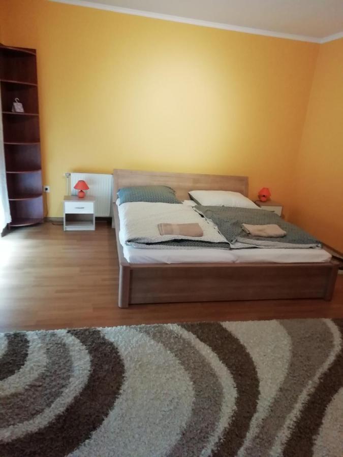 Rokus Apartman Daire Segedin Dış mekan fotoğraf