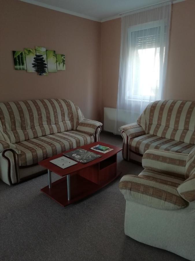 Rokus Apartman Daire Segedin Dış mekan fotoğraf